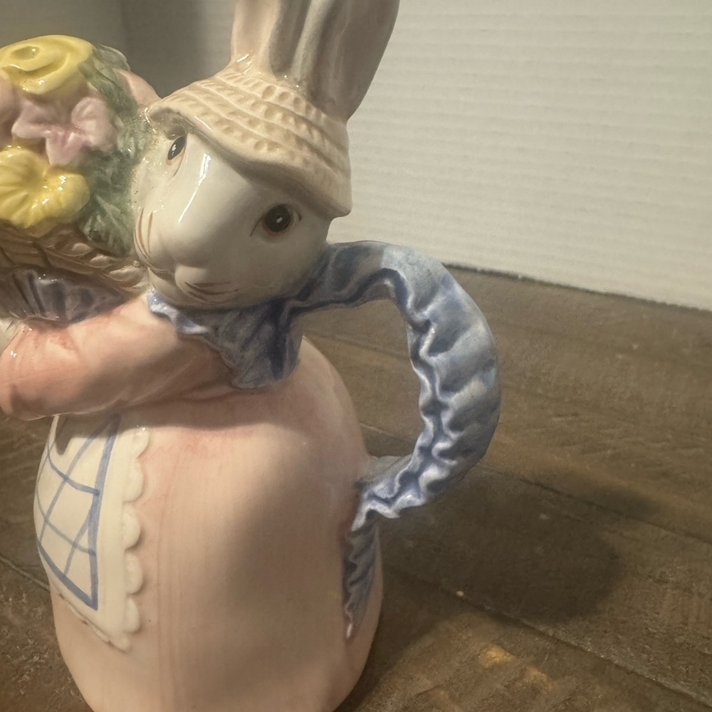 Vintage Fitz and Floyd Bunny Figurine - Picture 3 of 11